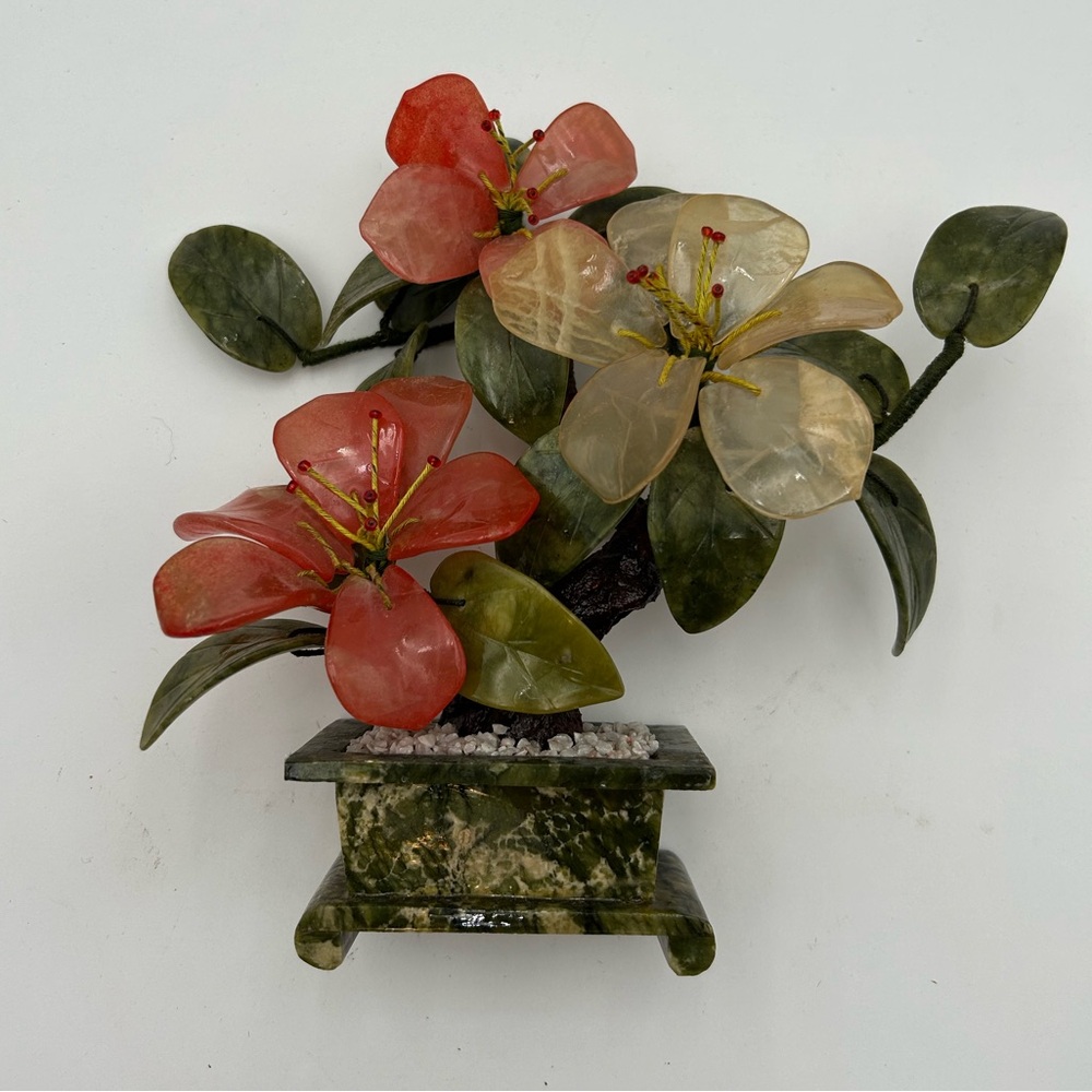Vintage Floral Stone Arrangement in Red and Cream